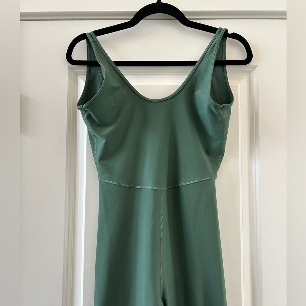 Old Navy Sleeveless PowerSoft Bodysuit -- 25-inch inseam - Picture 3 of 7